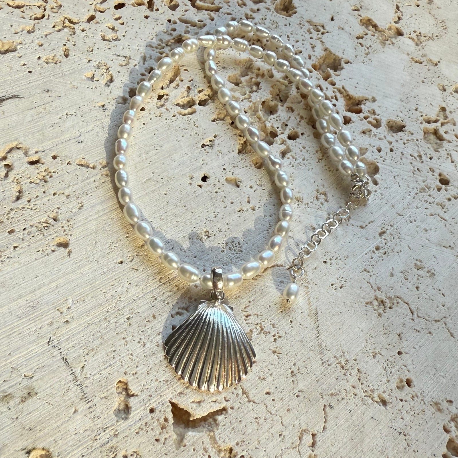 Shell on pearl Necklace - silver and gold