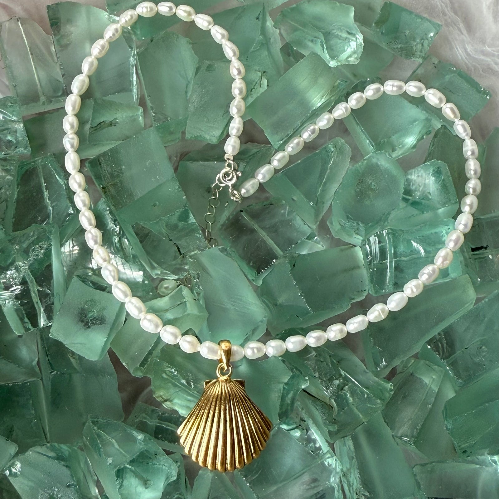Shell on pearl Necklace - silver and gold
