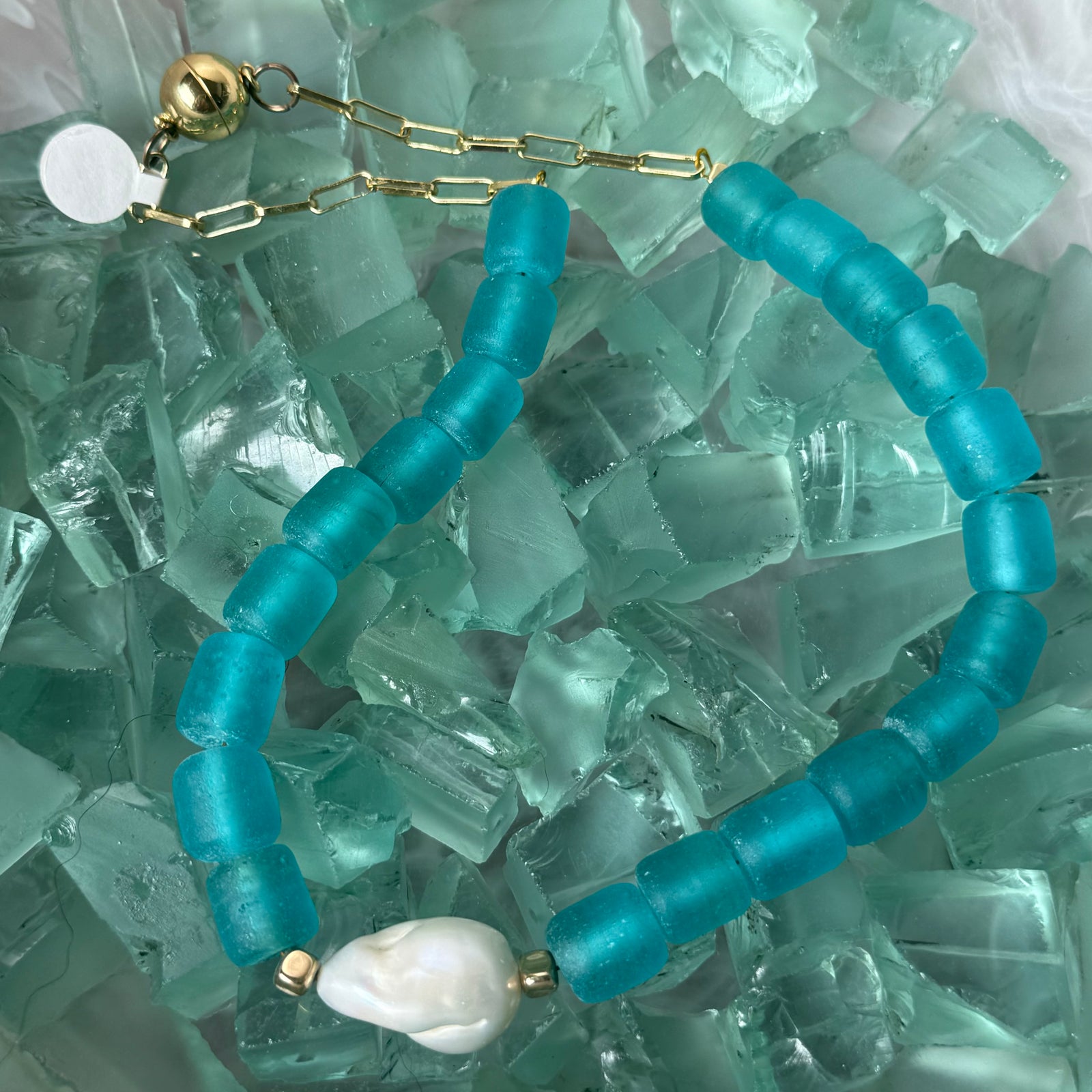 Nice - Glass and Baroque Pearl Necklace