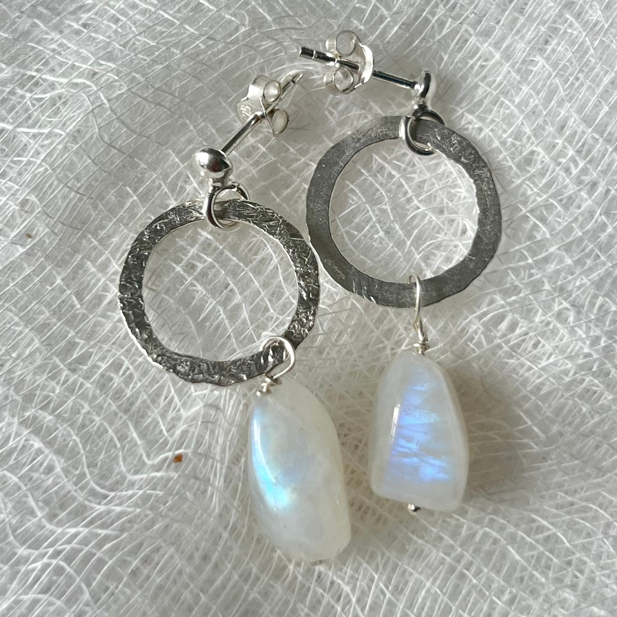 Silver moonstone online earrings