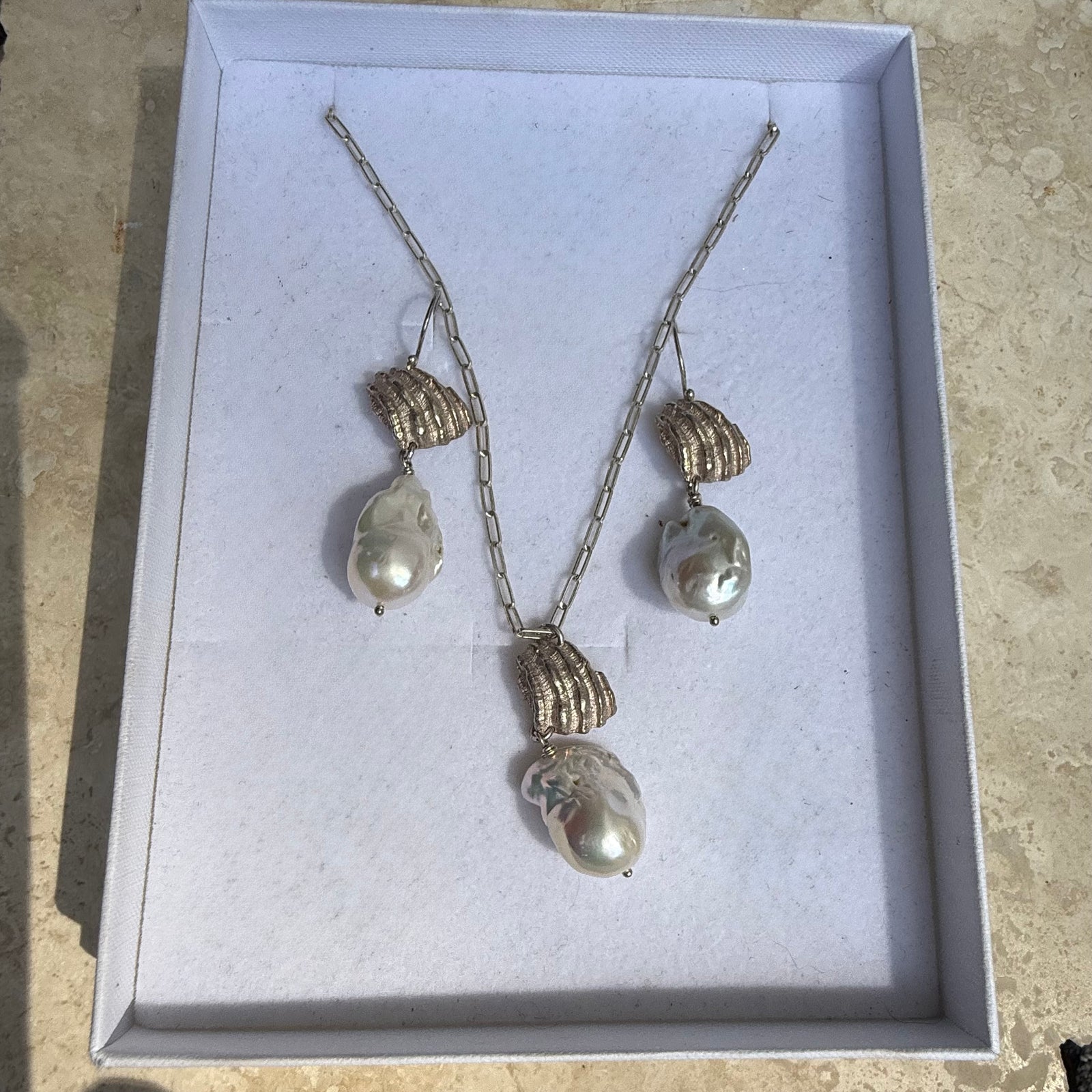 Pearl gift pack - cast broken shell