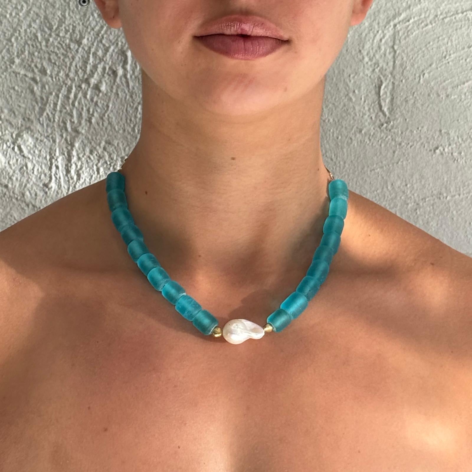 Nice - Glass and Baroque Pearl Necklace