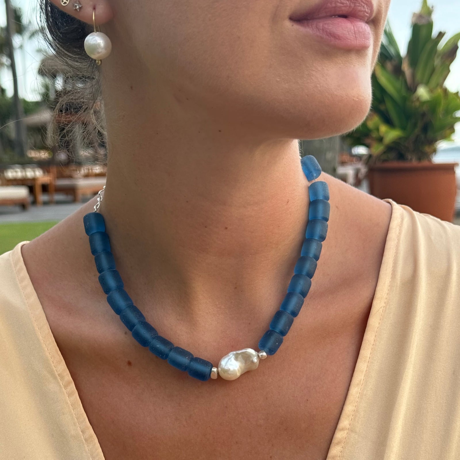 Nice - Glass and Baroque Pearl Necklace