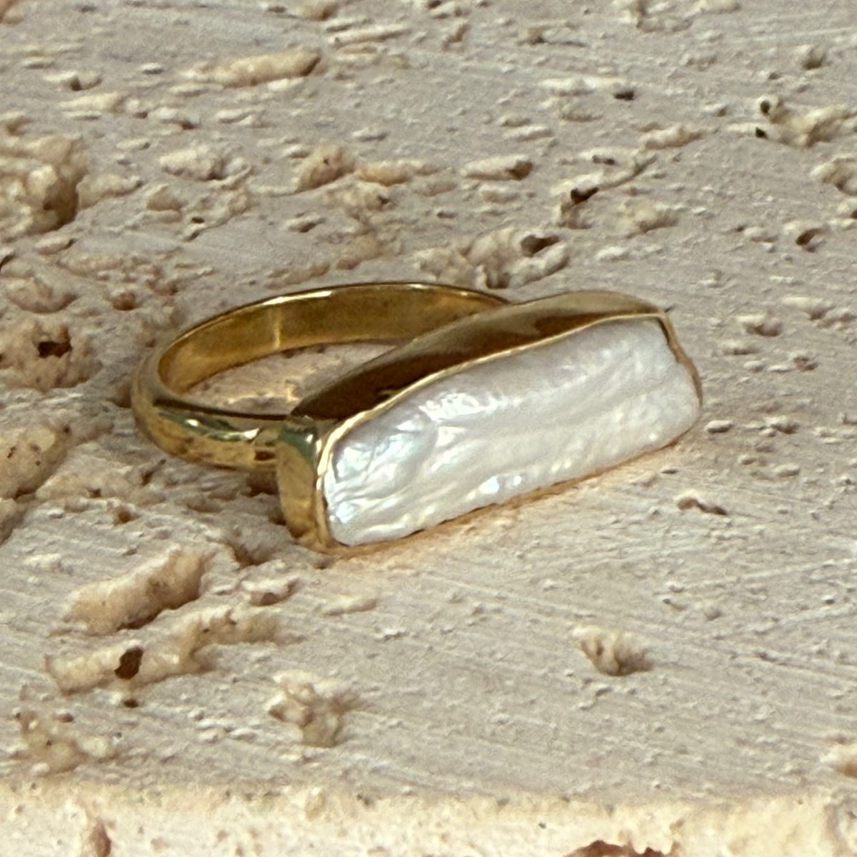 Taormina Pearl Bar Ring