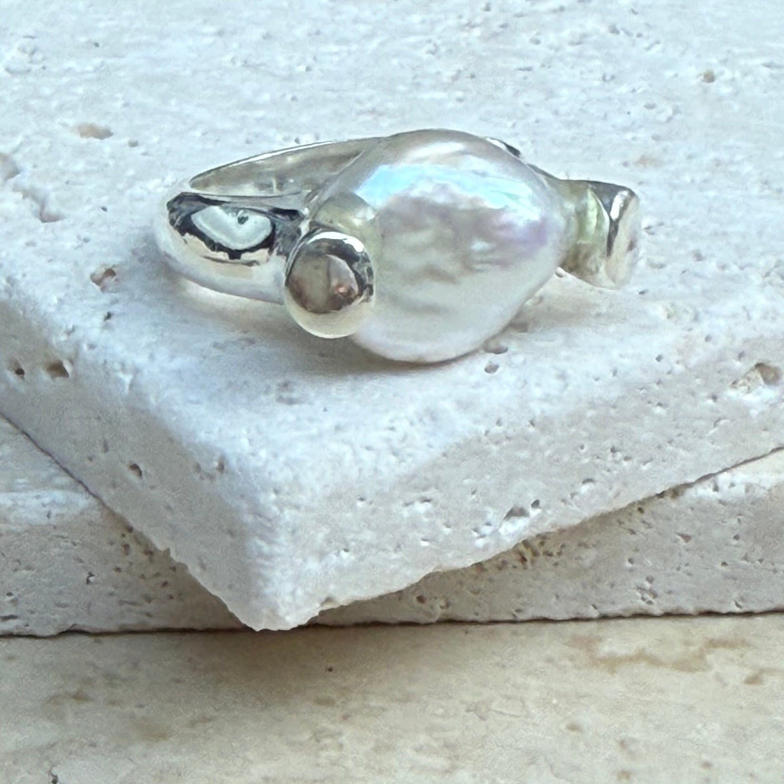 Biarritz - Statement Solitaire Pearl Ring