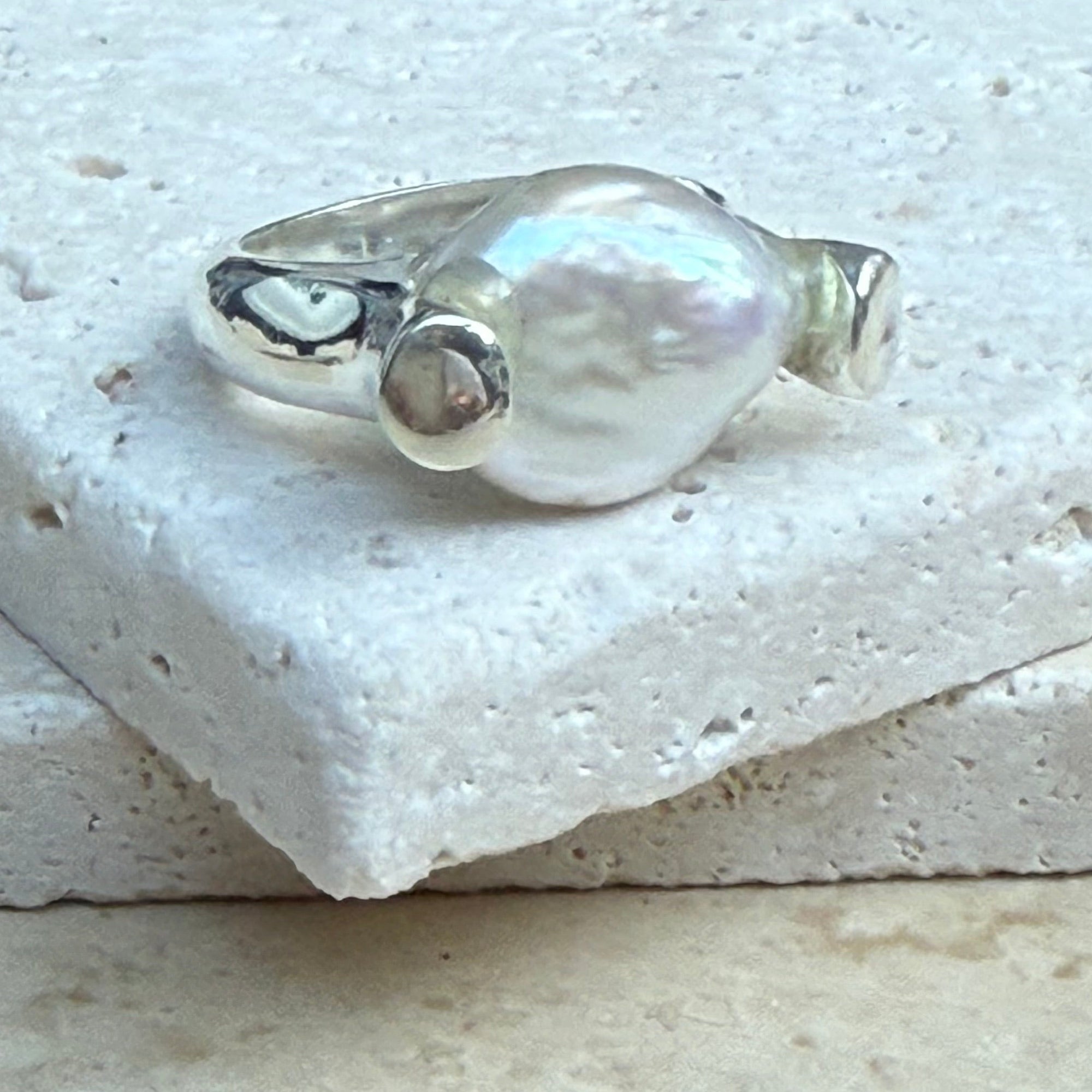 Biarritz - Statement Solitaire Pearl Ring