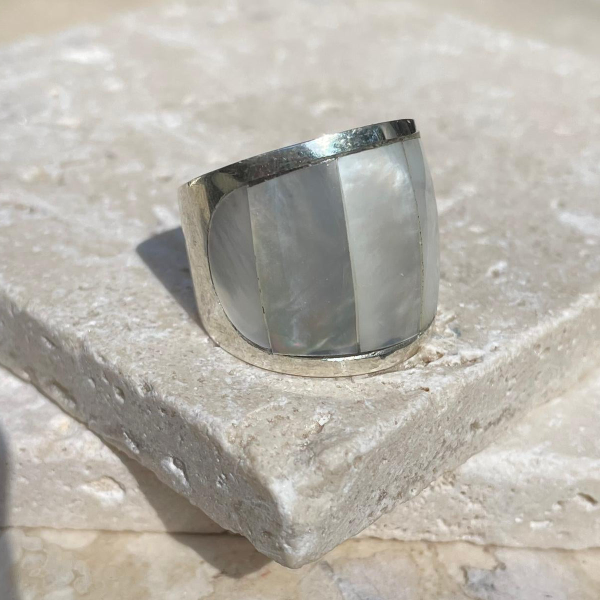 Mother of Pearl Curve Ring - Black or White